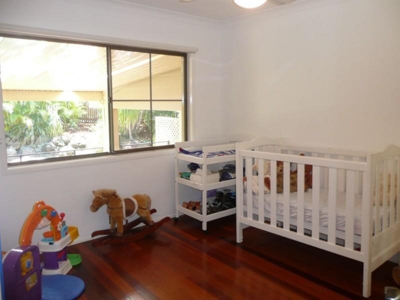 25 Moondarra Street, Chapel Hill QLD 4069