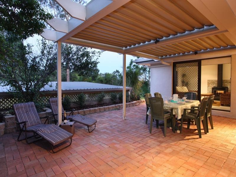 42 Hakea Crescent, Chapel Hill QLD 4069