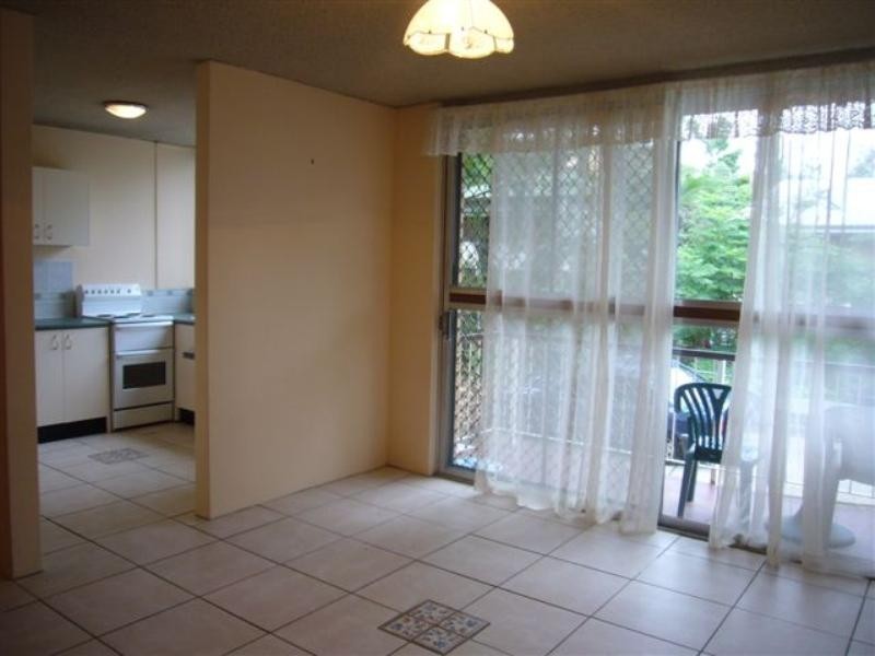 1/9 Broomfield Street, Taringa QLD 4068