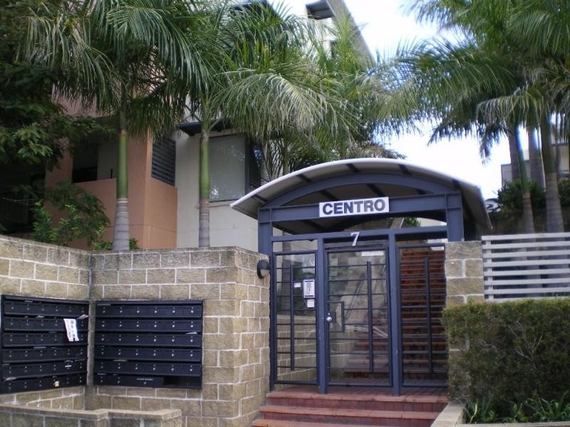 16/7 Landsborough Terrace, Toowong QLD 4066