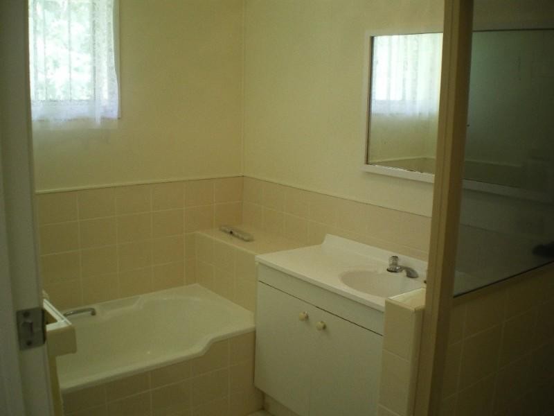 44 Clarina Street, Chapel Hill QLD 4069