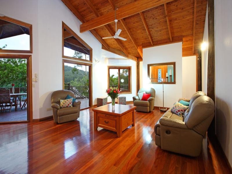 22 Camborne Place, Chapel Hill QLD 4069