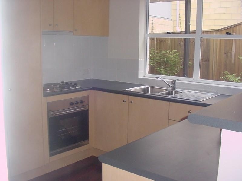 2/7 Highview Terrace, St Lucia QLD 4067