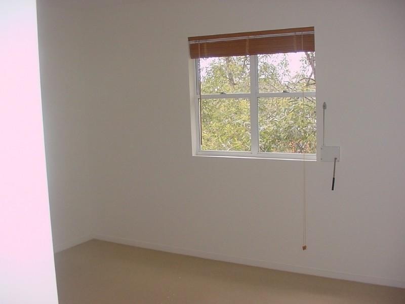 2/7 Highview Terrace, St Lucia QLD 4067