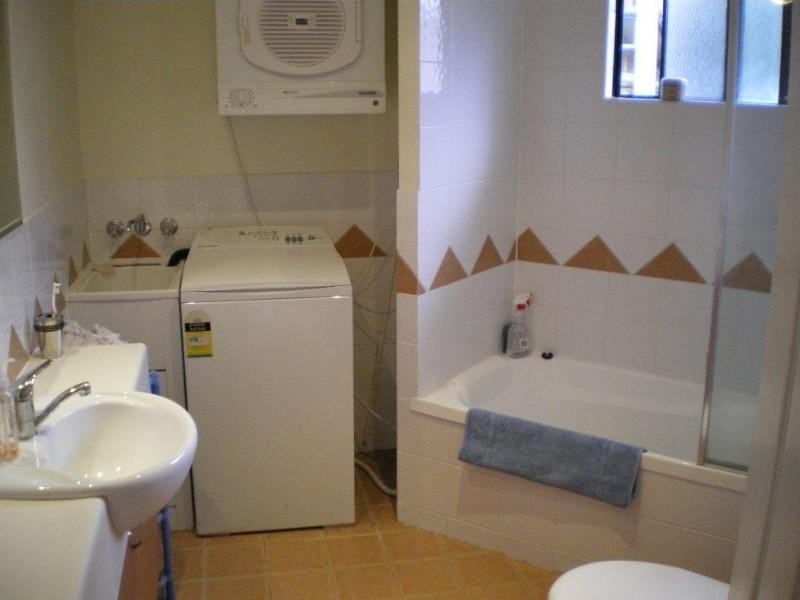 121 Sir Fred Schonell Drive, St Lucia QLD 4067