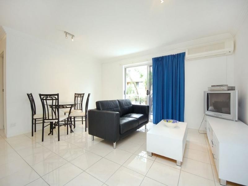 5/64 Warren Street, St Lucia QLD 4067