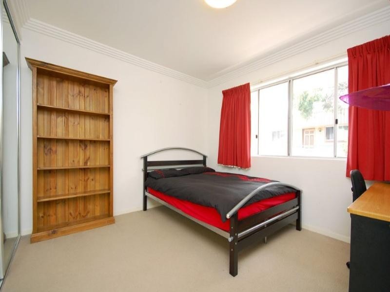 5/64 Warren Street, St Lucia QLD 4067