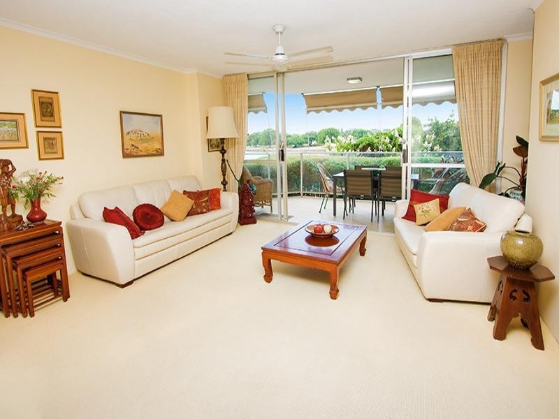 2/82 Sandford Street, St Lucia QLD 4067