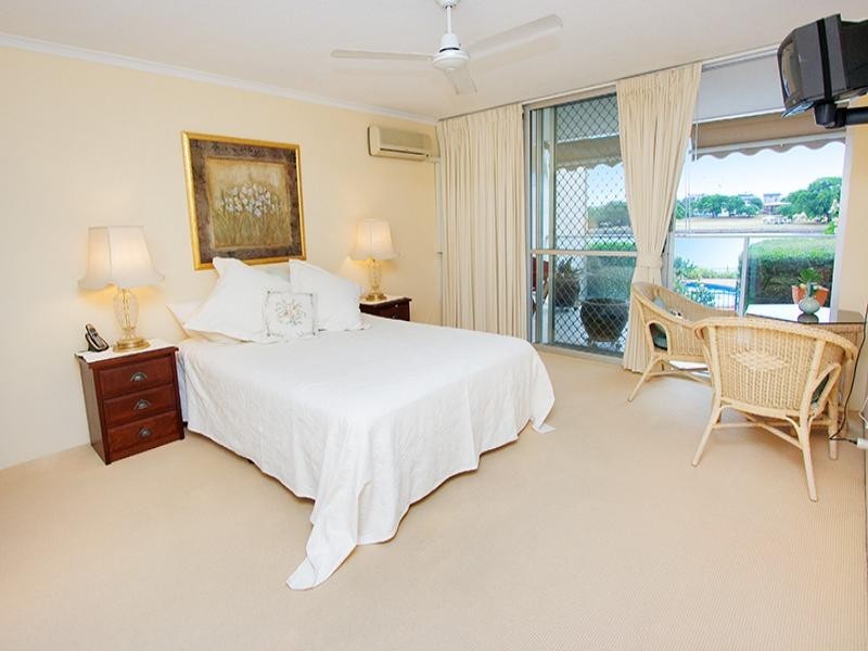 2/82 Sandford Street, St Lucia QLD 4067