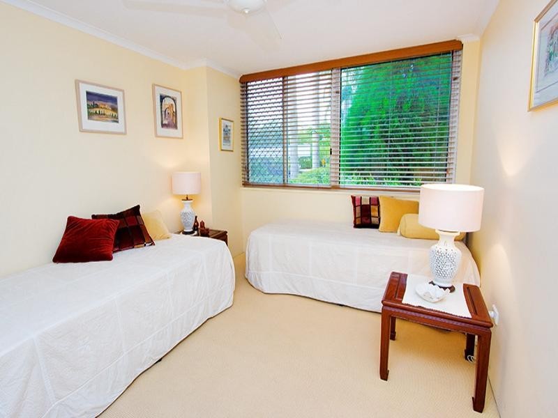 2/82 Sandford Street, St Lucia QLD 4067