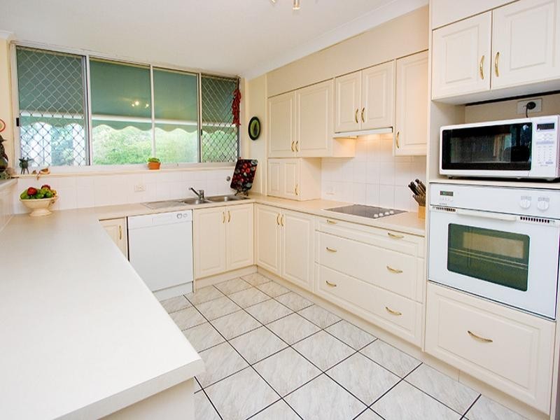 2/82 Sandford Street, St Lucia QLD 4067