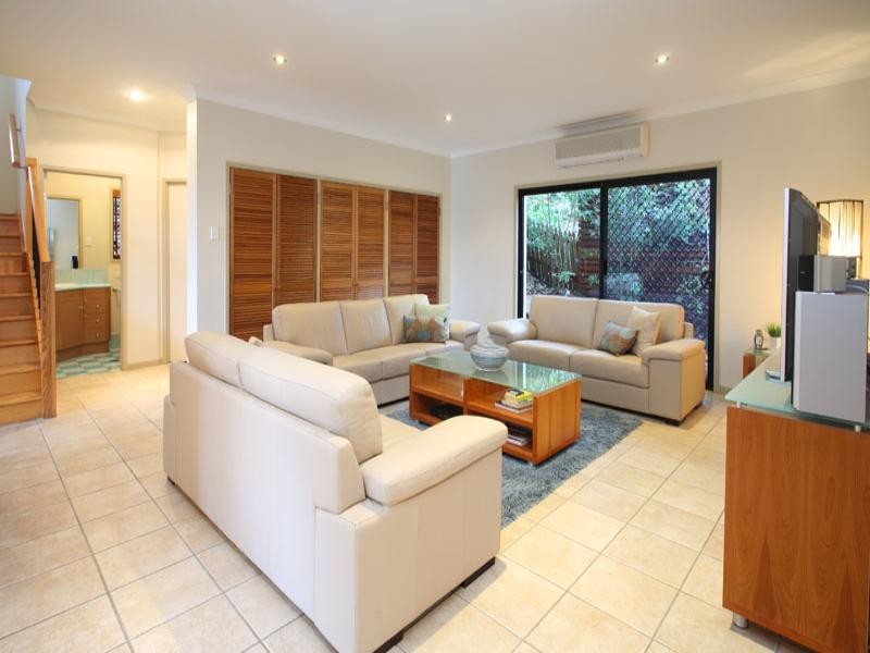 22 Grevillea Close, Chapel Hill QLD 4069