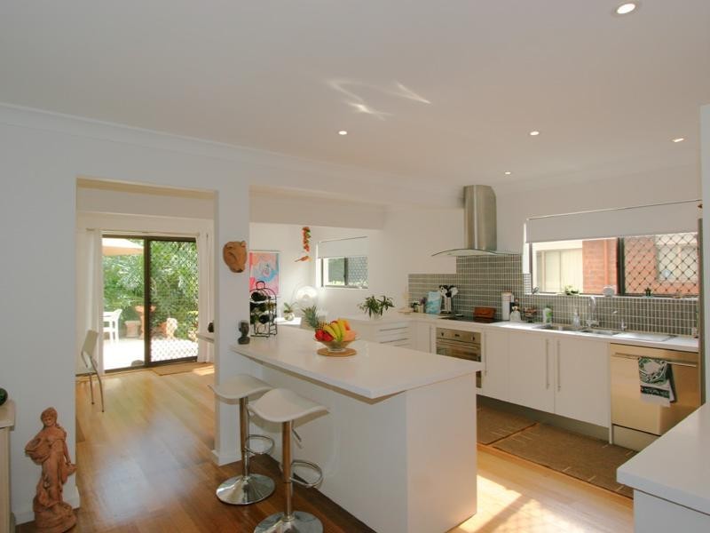 48 Fifth Avenue, St Lucia QLD 4067