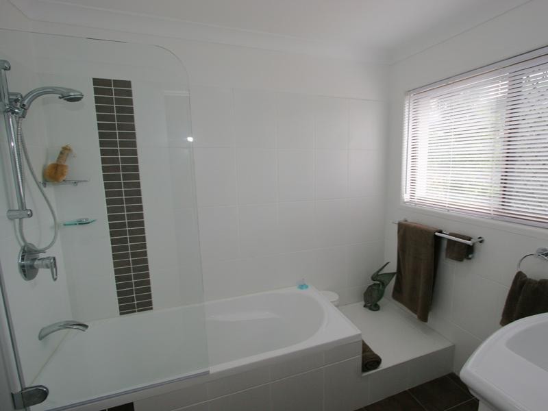 48 Fifth Avenue, St Lucia QLD 4067