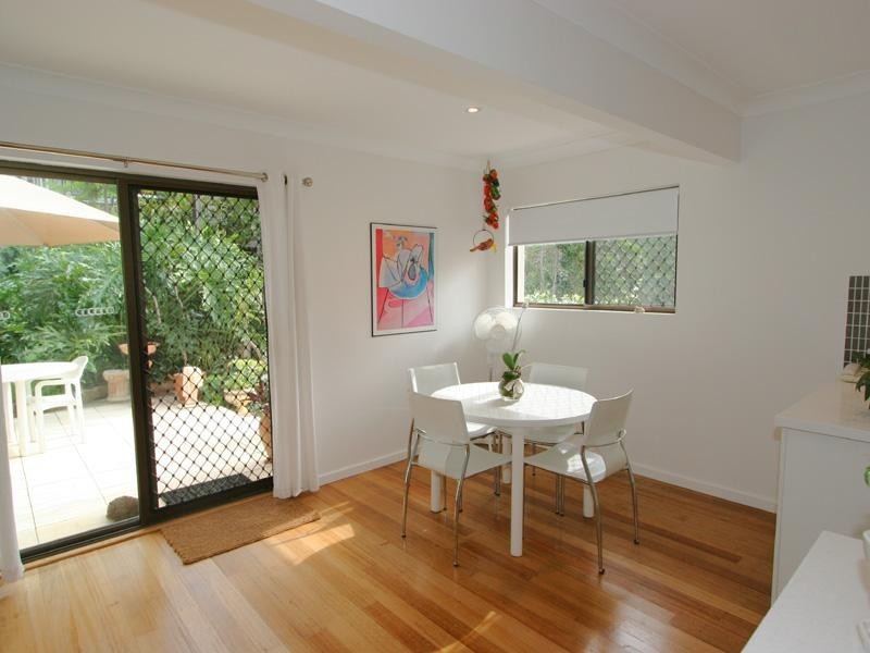 48 Fifth Avenue, St Lucia QLD 4067