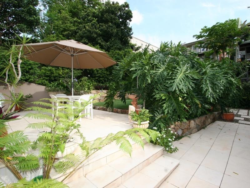 48 Fifth Avenue, St Lucia QLD 4067