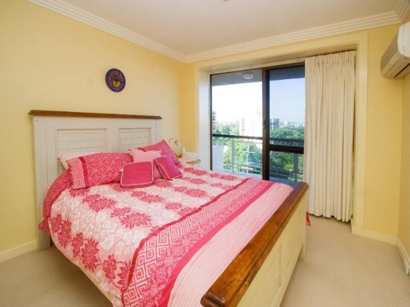 7/60 Bellevue Terrace, St Lucia QLD 4067