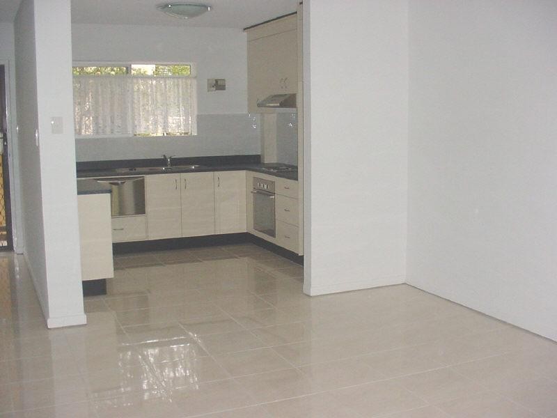 1/44 Sisley Street, St Lucia QLD 4067