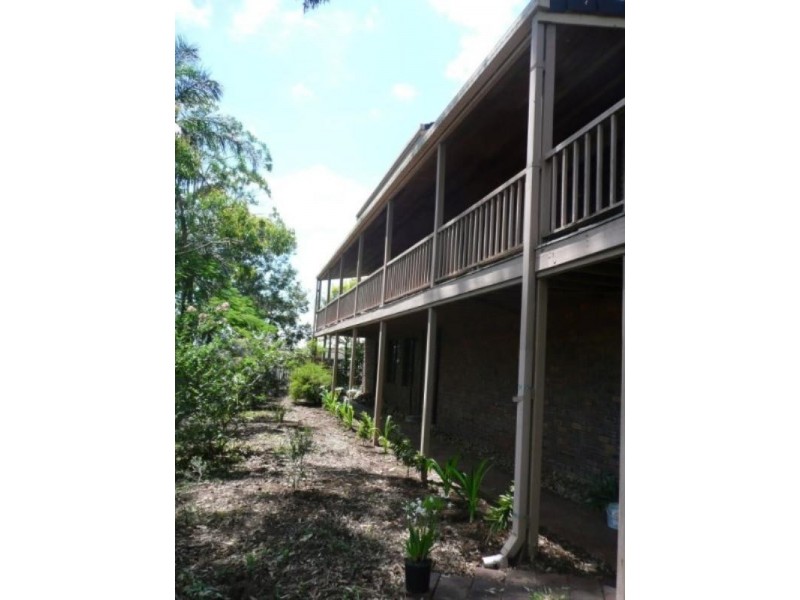 13 Maculata Drive, Chapel Hill QLD 4069