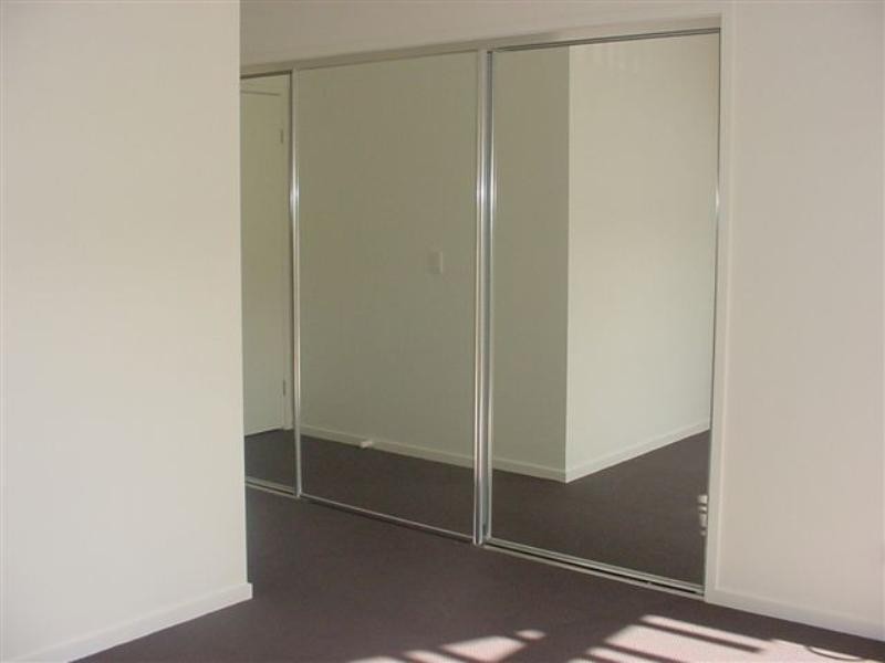 1/55 Armadale Street, St Lucia QLD 4067