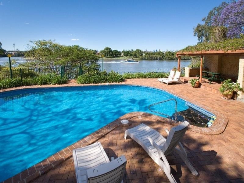 11/82 Sandford Street, St Lucia QLD 4067