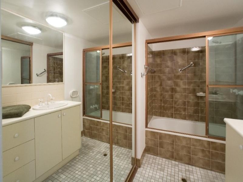 11/82 Sandford Street, St Lucia QLD 4067