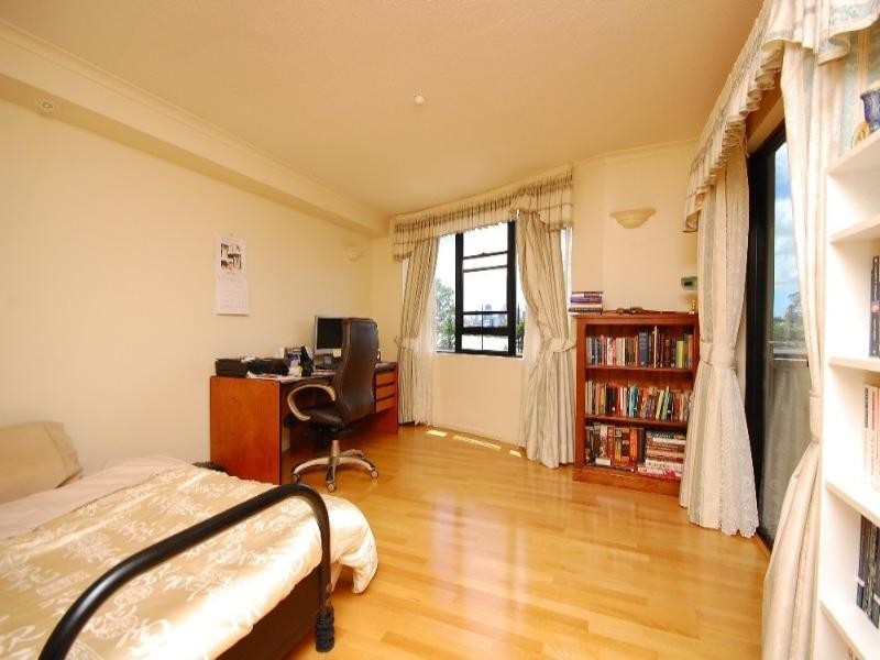 5/523 Coronation Drive, Toowong QLD 4066