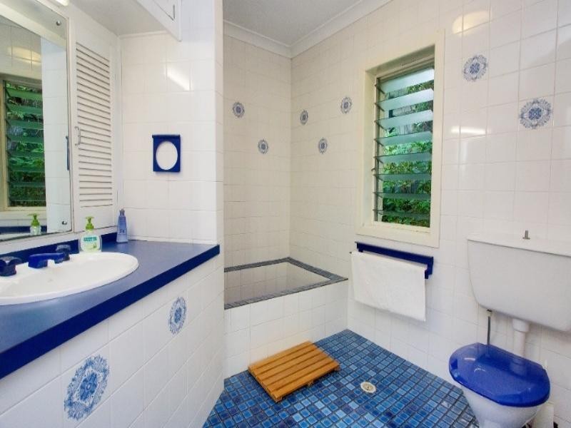 1 Iona Terrace, Taringa QLD 4068