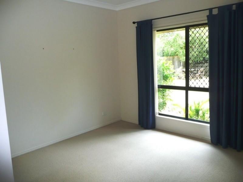 20 Ringway Place, Chapel Hill QLD 4069