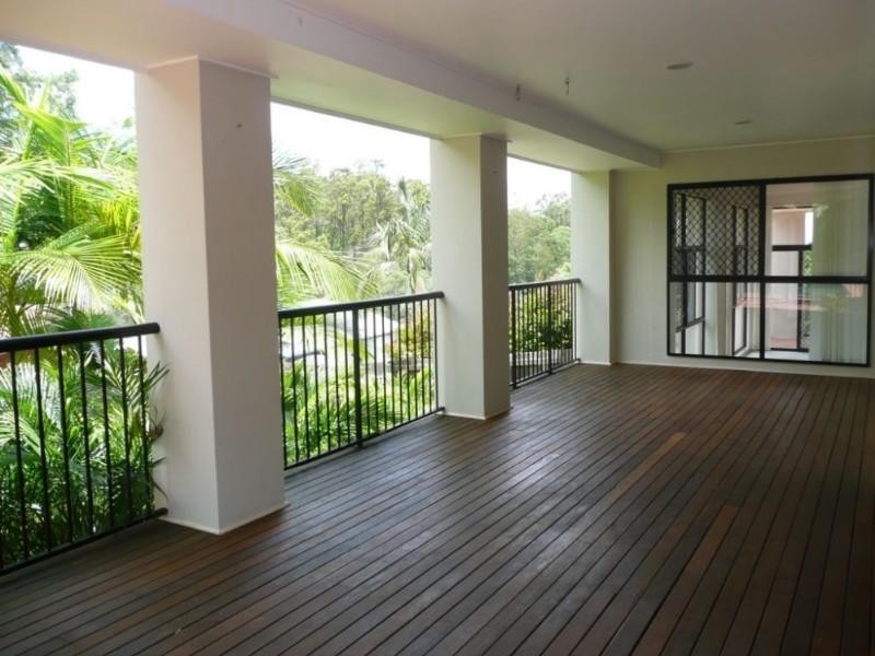 20 Ringway Place, Chapel Hill QLD 4069