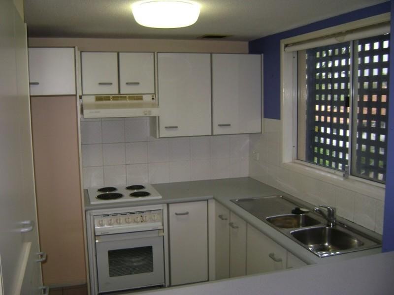 1/2 Moore Street, Taringa QLD 4068