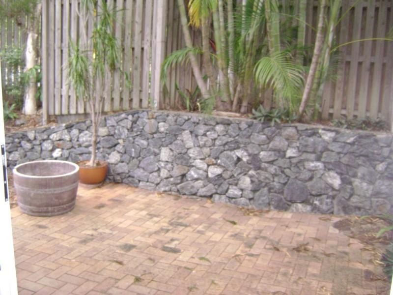 1/2 Moore Street, Taringa QLD 4068