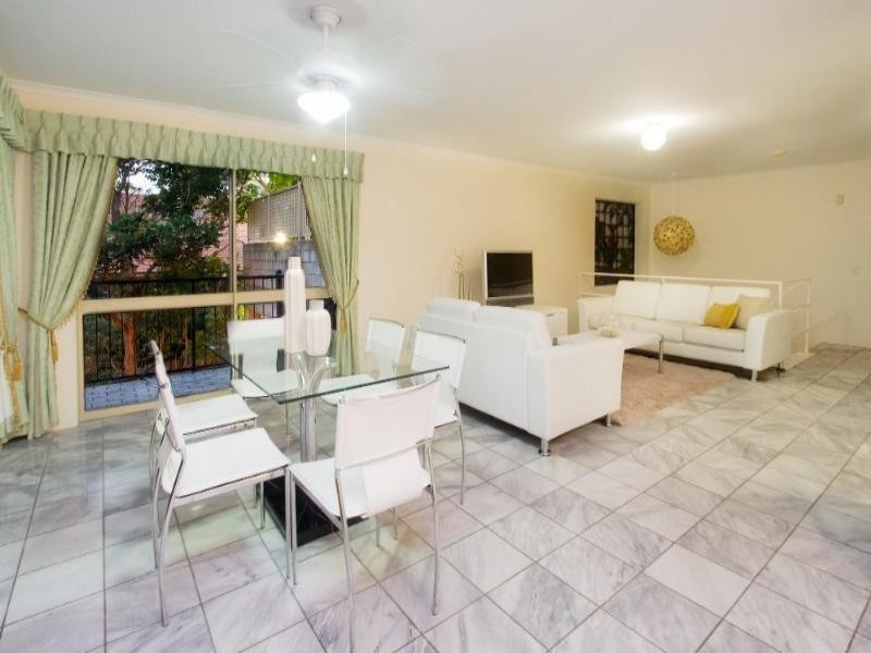 1/50 Swann Road, Taringa QLD 4068