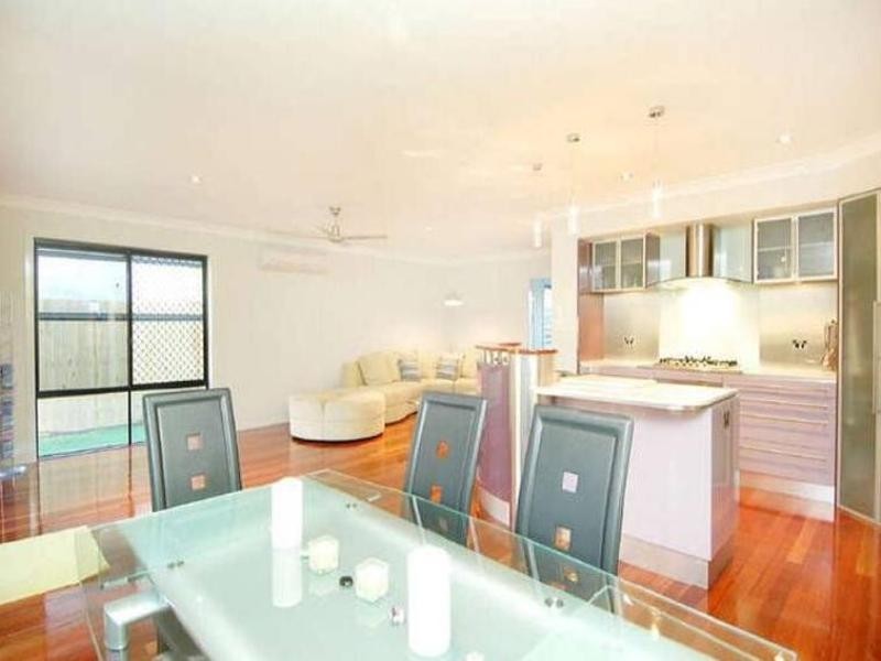 9 Lomandra Place, Chapel Hill QLD 4069