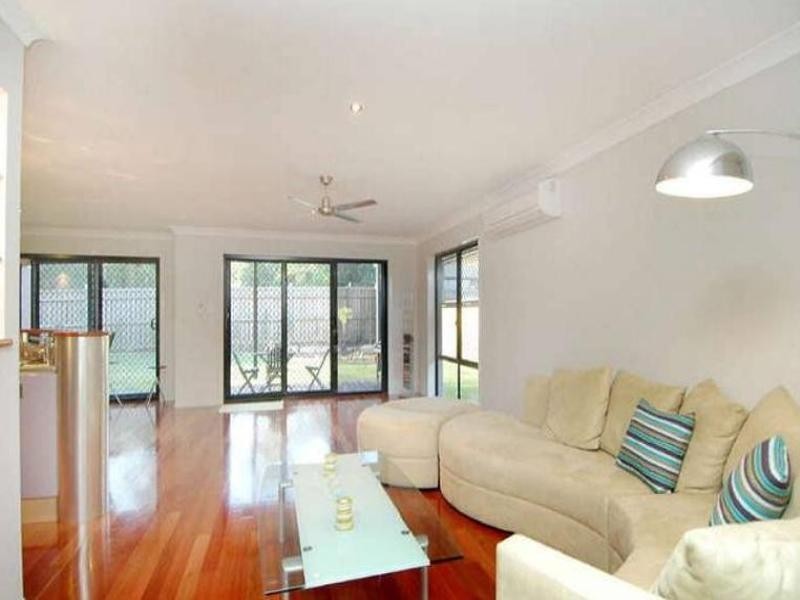 9 Lomandra Place, Chapel Hill QLD 4069