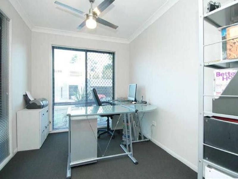 9 Lomandra Place, Chapel Hill QLD 4069