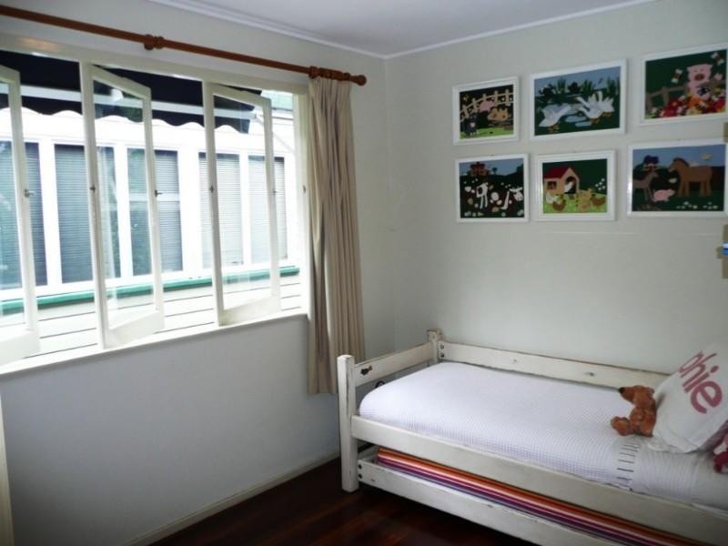 57 Fawkner Street, Chapel Hill QLD 4069