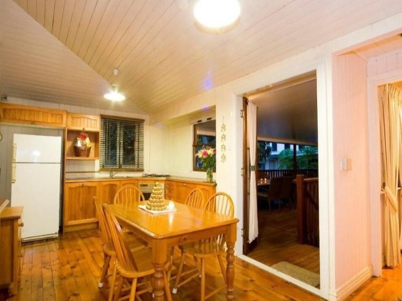 6 Rankin Street, Indooroopilly QLD 4068