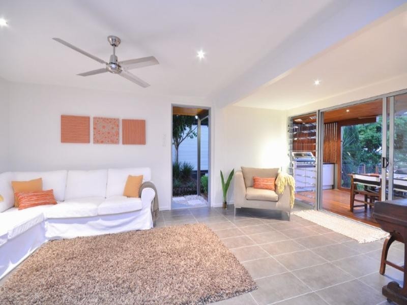 9 Couldrey Street, Bardon QLD 4065