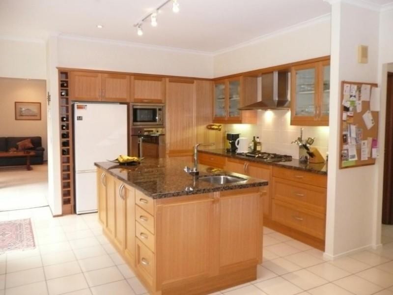 23 Fuelling Street, Chapel Hill QLD 4069