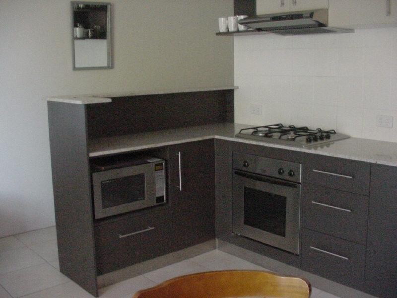 18/125 Clarence Road, Indooroopilly QLD 4068