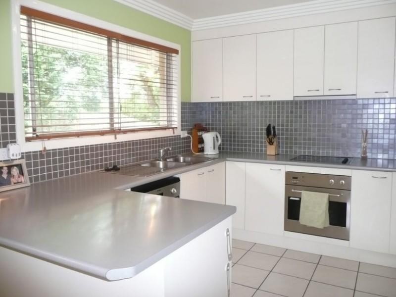 1 Eaglie Street, Chapel Hill QLD 4069