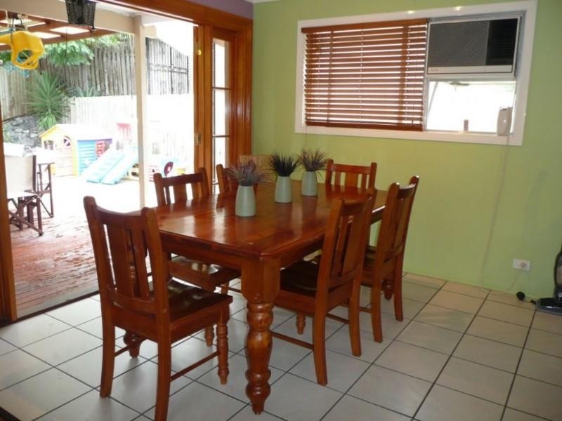 1 Eaglie Street, Chapel Hill QLD 4069