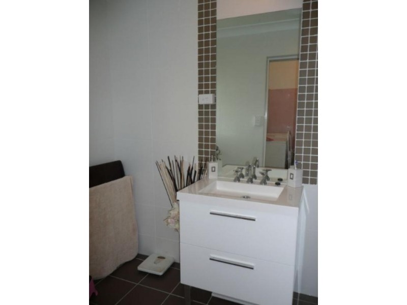 1 Eaglie Street, Chapel Hill QLD 4069