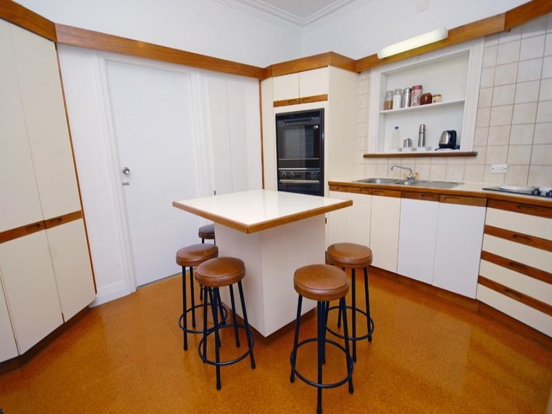 1 McCaul Street, Taringa QLD 4068