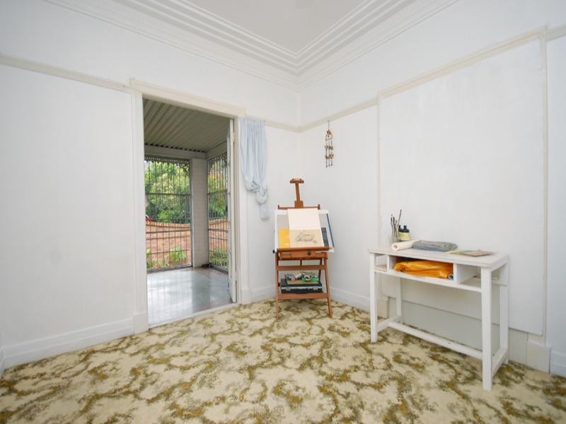 1 McCaul Street, Taringa QLD 4068