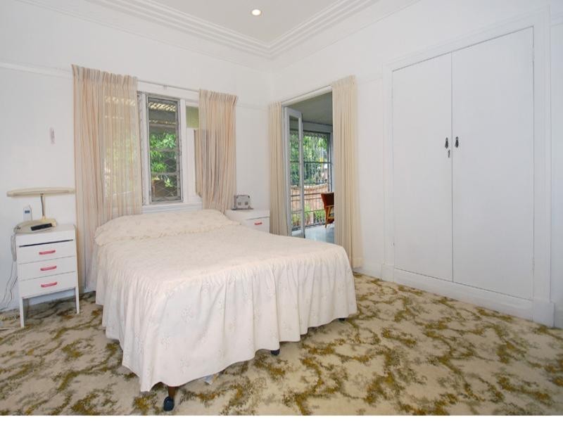 1 McCaul Street, Taringa QLD 4068