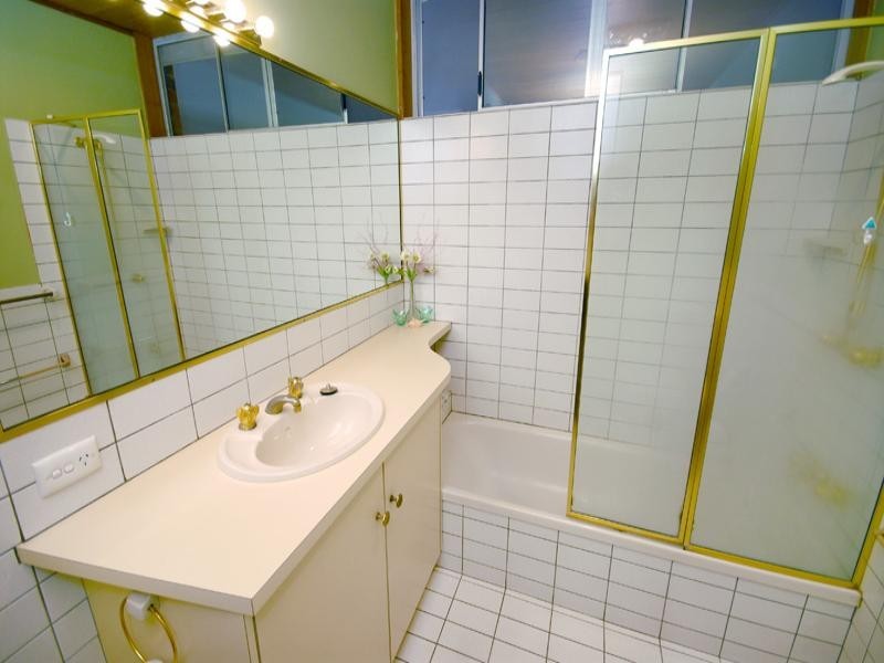 1 McCaul Street, Taringa QLD 4068