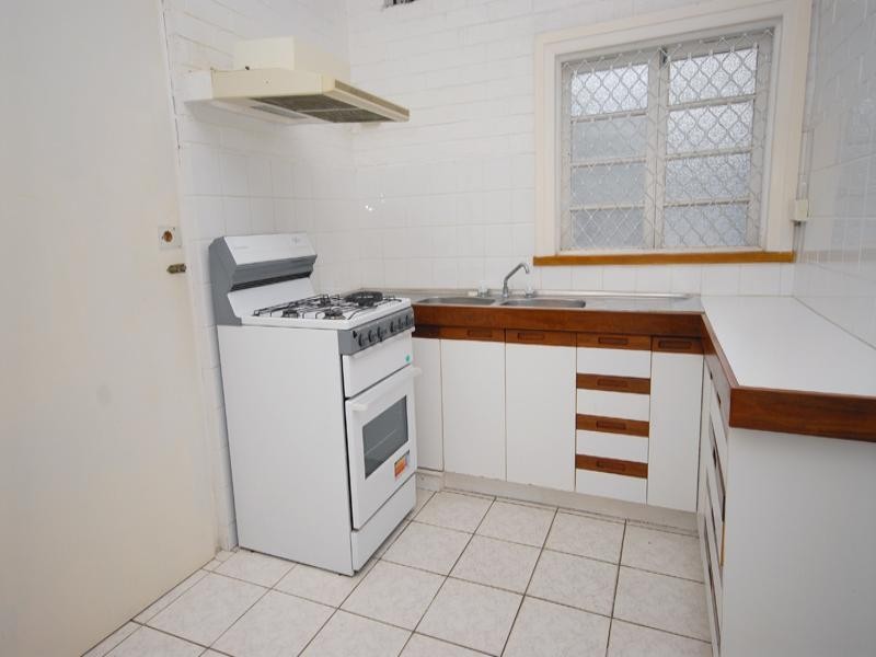 1 McCaul Street, Taringa QLD 4068