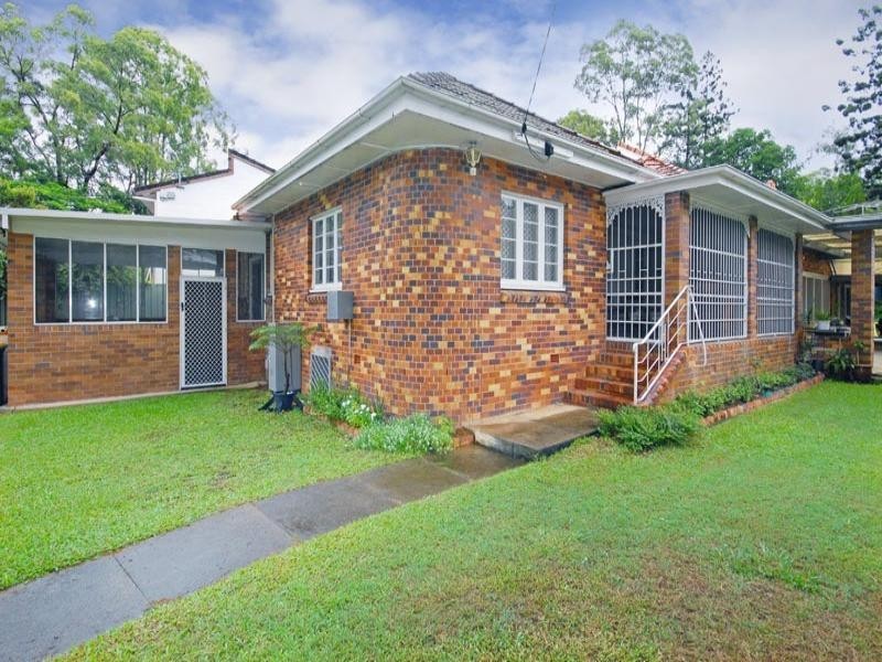 1 McCaul Street, Taringa QLD 4068